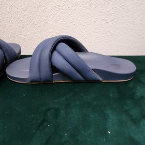 Olukai Hila Puffy slide on sandals